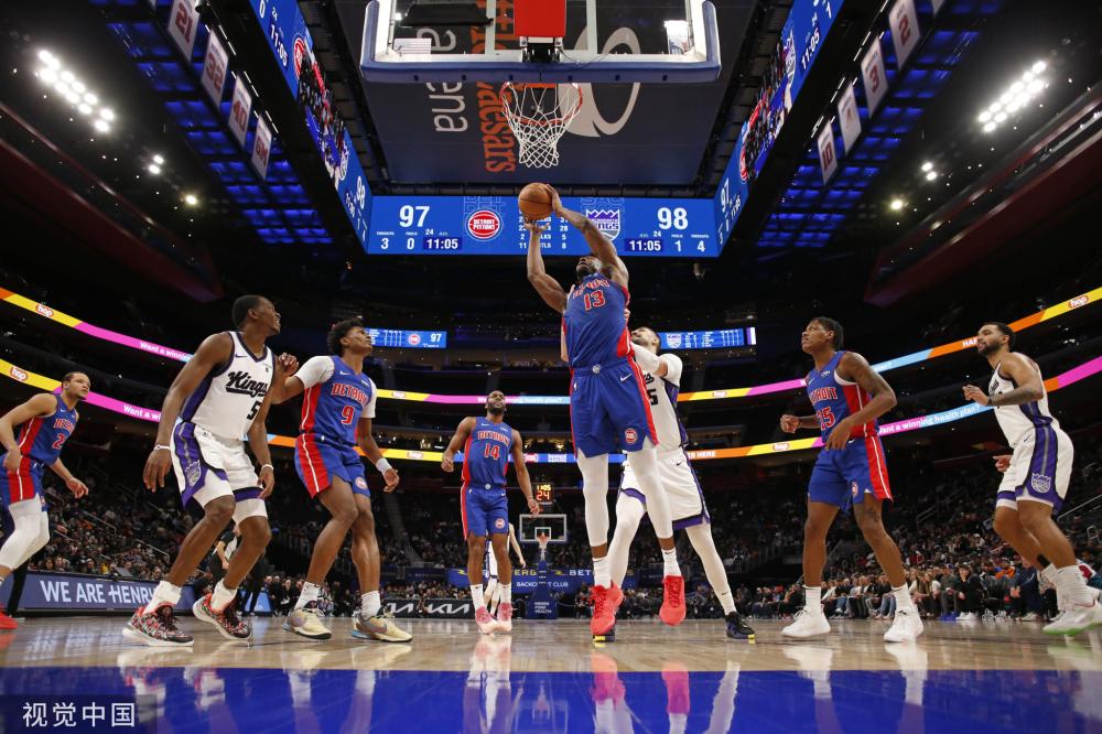 斯塔在中场 斯塔在中场